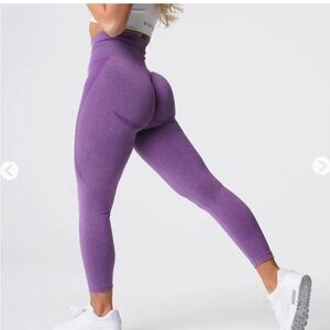 EUC NVGTN seamless contour leggings, medium.